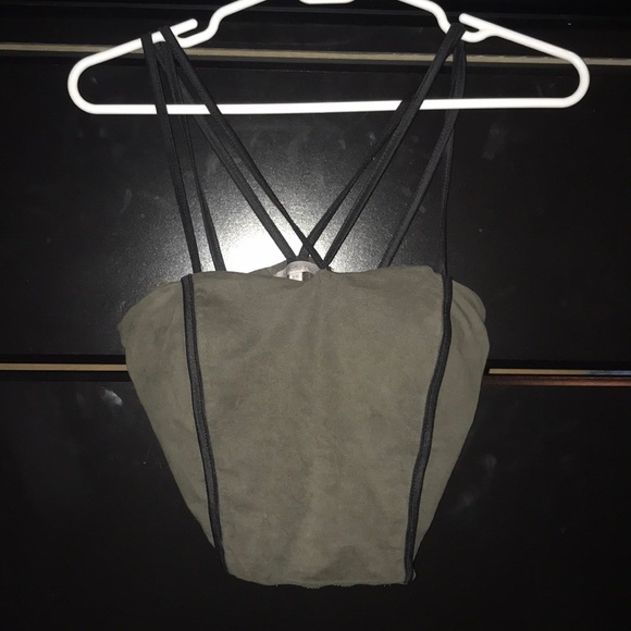 Strappy crop top - Picture 1 of 2